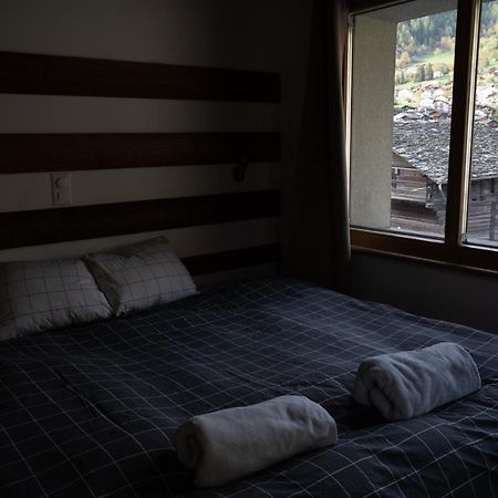 La Baraka Hostel Bagnes Екстер'єр фото