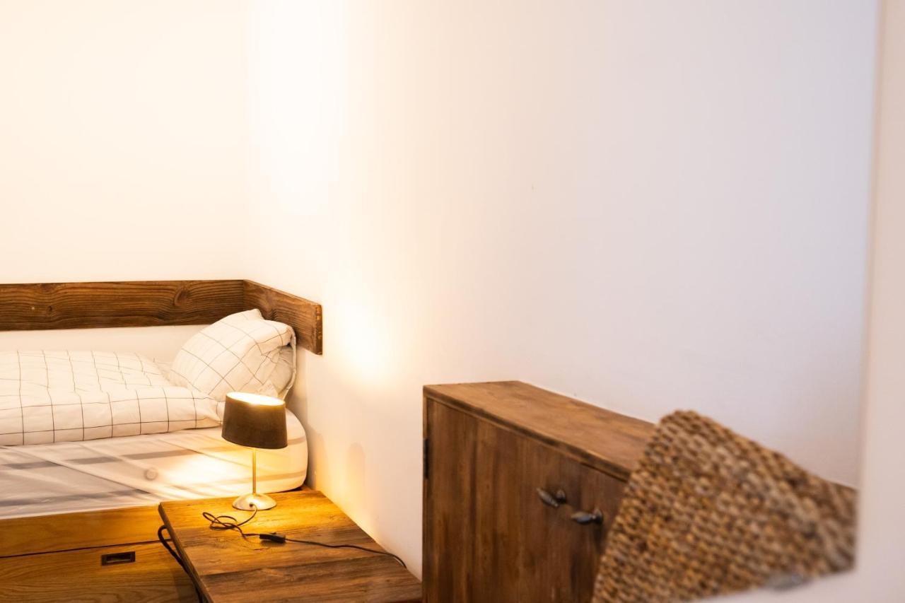 La Baraka Hostel Bagnes Екстер'єр фото