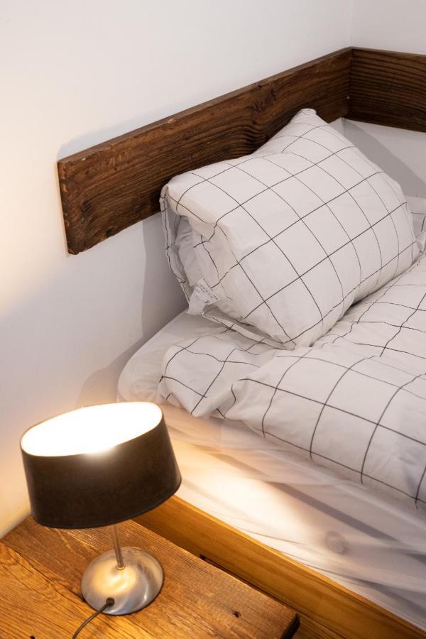 La Baraka Hostel Bagnes Екстер'єр фото