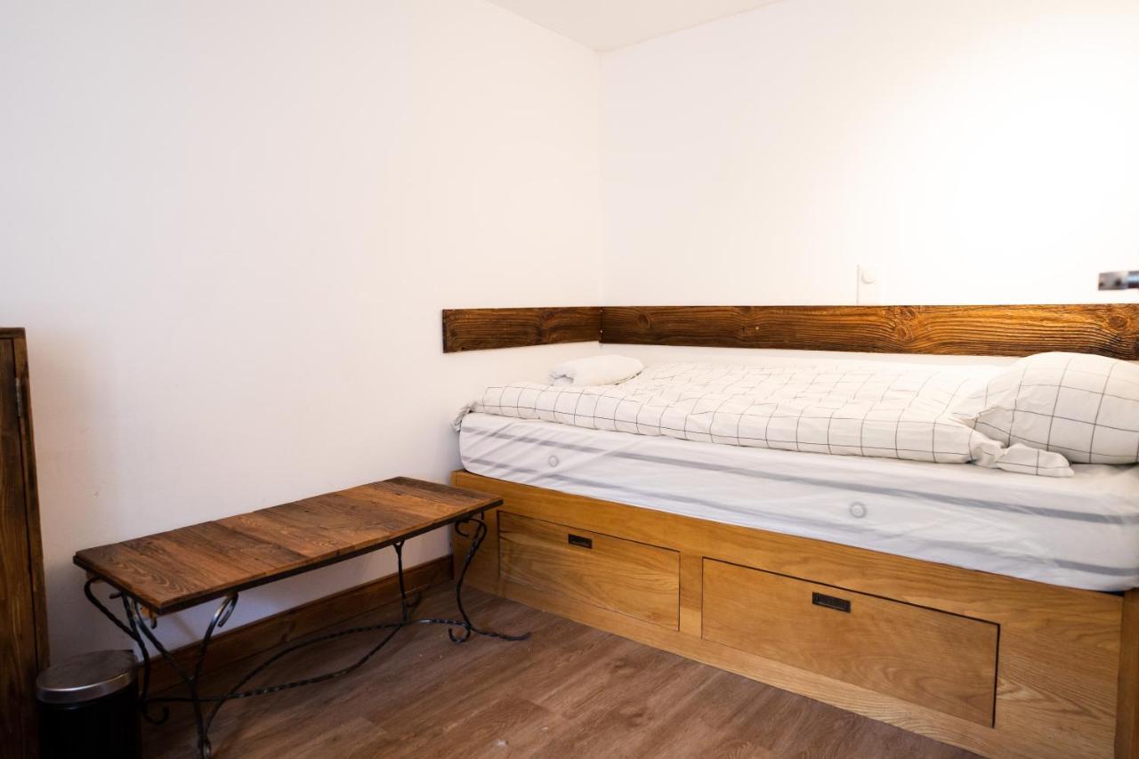 La Baraka Hostel Bagnes Екстер'єр фото