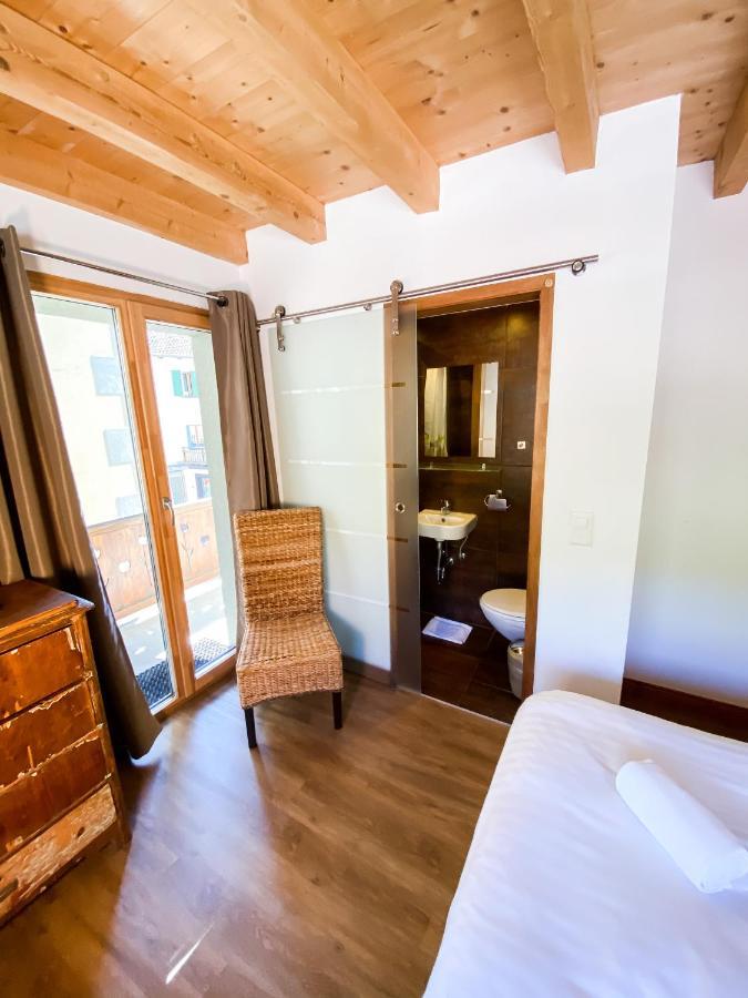 La Baraka Hostel Bagnes Екстер'єр фото