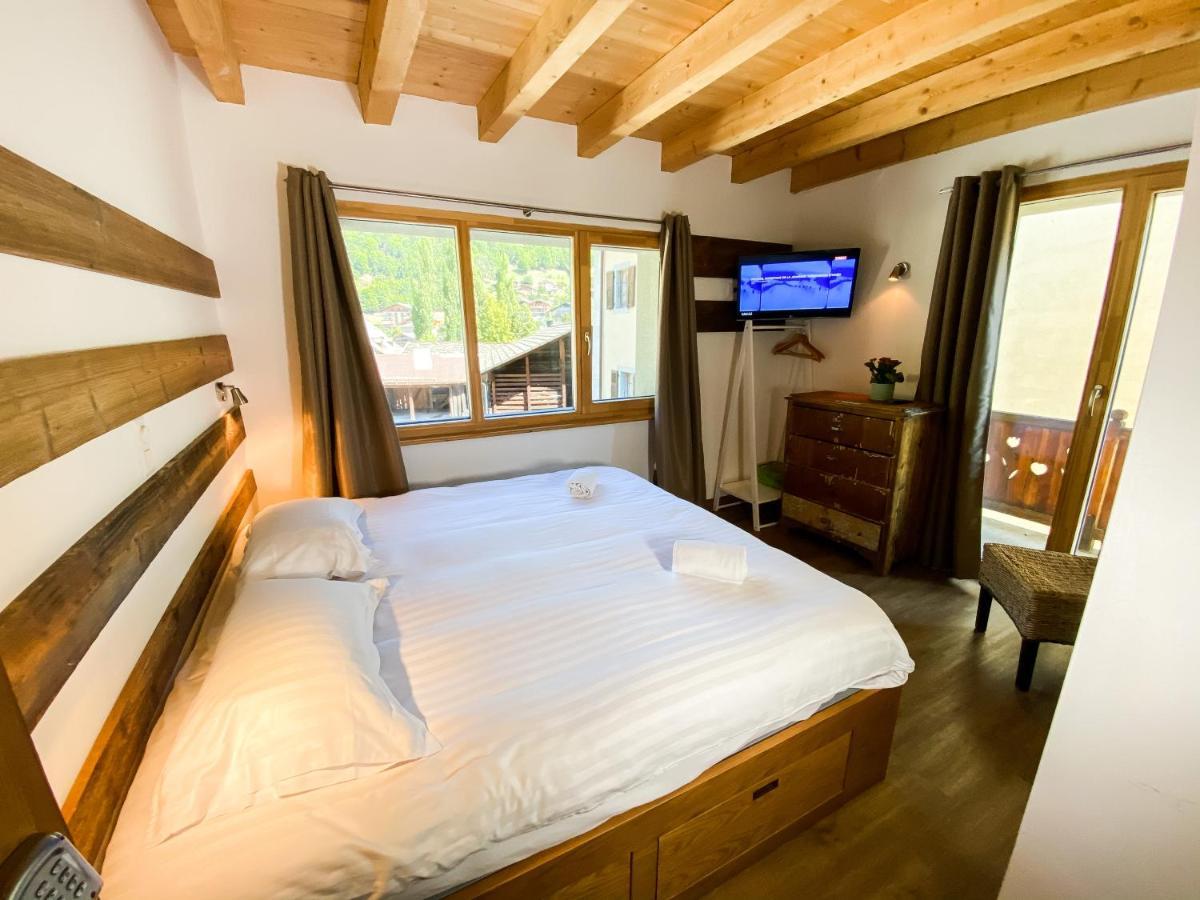 La Baraka Hostel Bagnes Екстер'єр фото